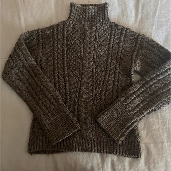 DKNY gray cable sweater size small - Picture 1 of 2